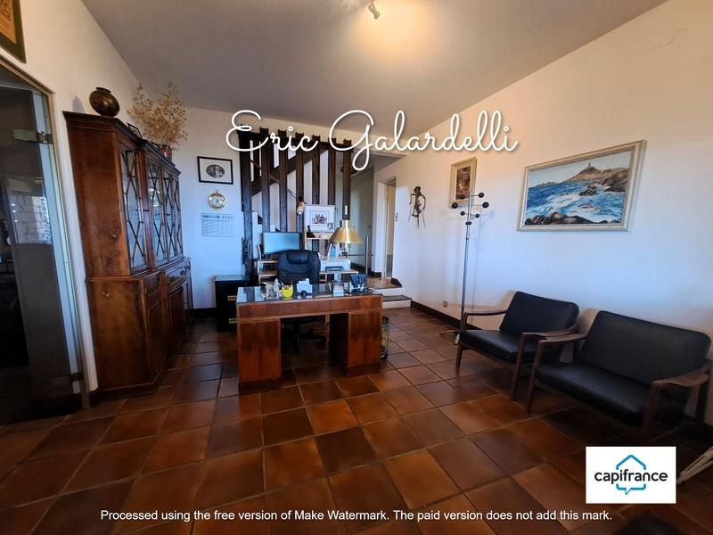 Maison - 328 m² - 12 pièces