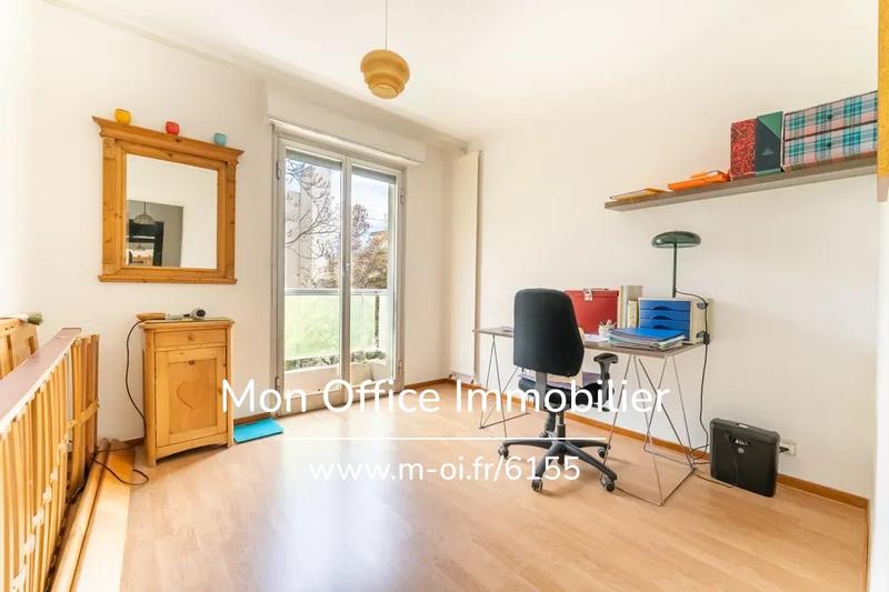 Appartement - 95 m² - 4 pièces