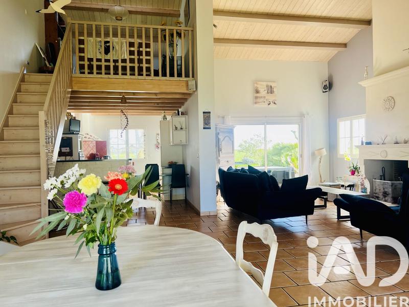 Maison - 140 m² - 5 pièces