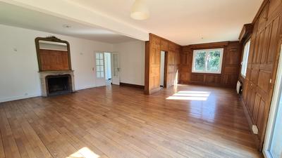 Maison - 285 m² - 13 pièces