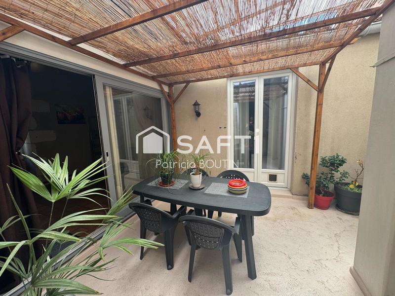 Maison - 255 m² - 10 pièces