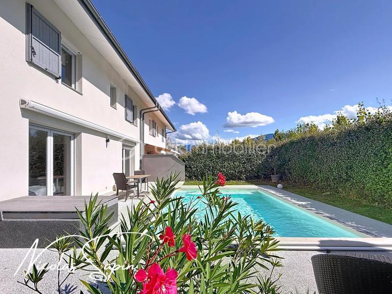 Maison - 102 m² - 5 pièces