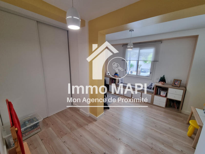Maison - 312 m² - 8 pièces