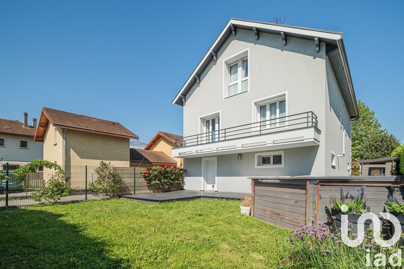 Maison - 169 m² - 10 pièces