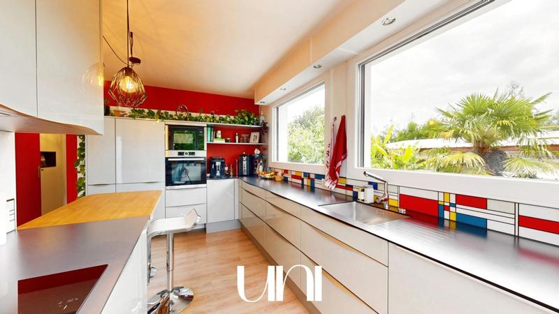 Maison - 170 m² - 7 pièces