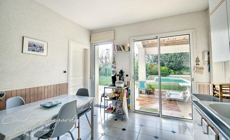 Propriété - 252 m² - 7 pièces
