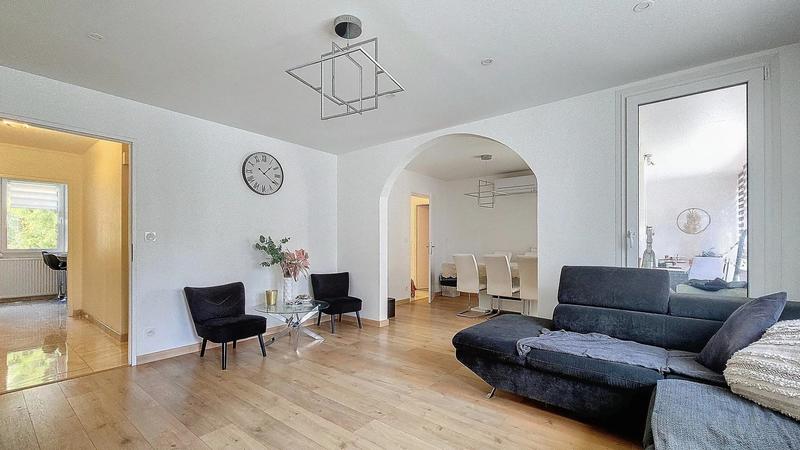 Appartement - 95 m² - 5 pièces