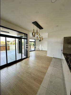 Appartement - 121 m² - 5 pièces