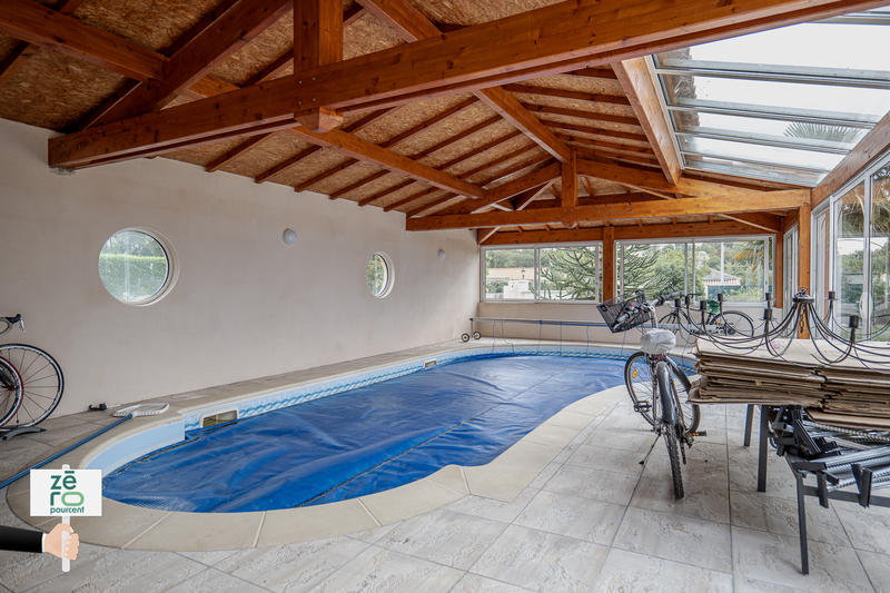 Maison - 233 m² - 7 pièces