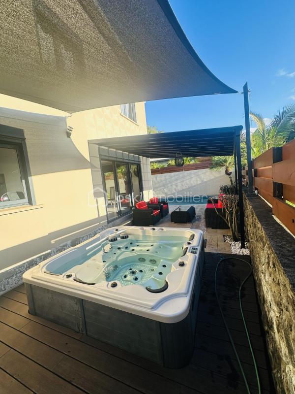 Maison - 176 m² - 5 pièces