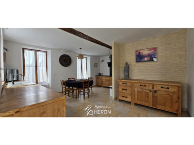 Maison - 217 m² - 6 pièces