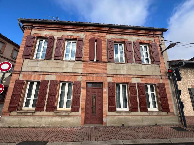 Maison - 220 m² - 7 pièces