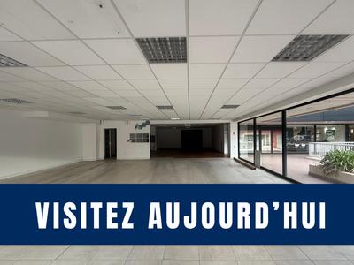 Local commercial - 251 m²