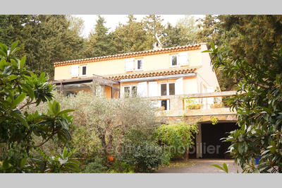 Villa - 152 m² - 8 pièces