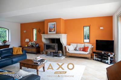 Maison - 224 m² - 7 pièces