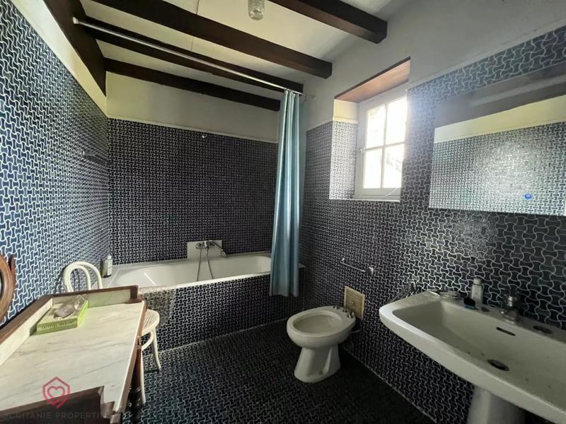 Propriété - 227 m² - 7 pièces