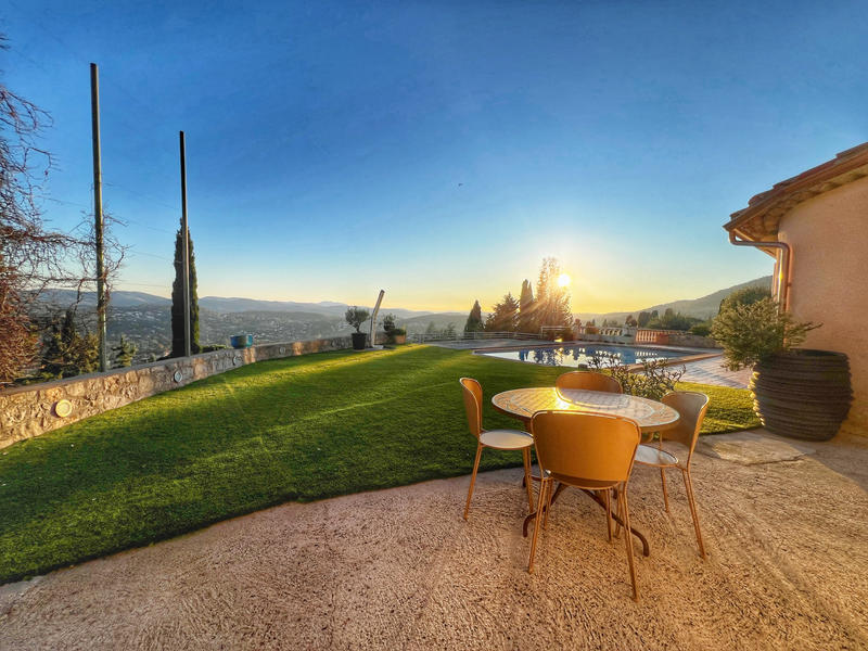 Villa - 300 m² - 8 pièces