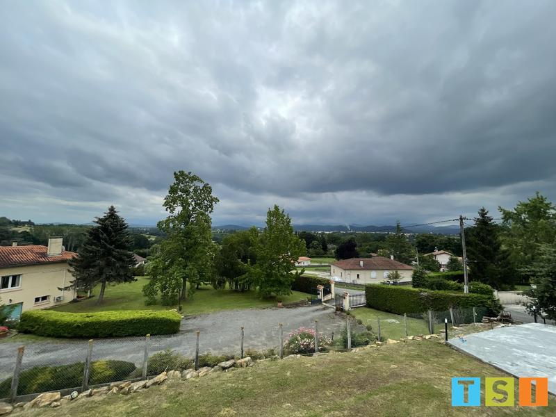 Maison - 223 m² - 8 pièces