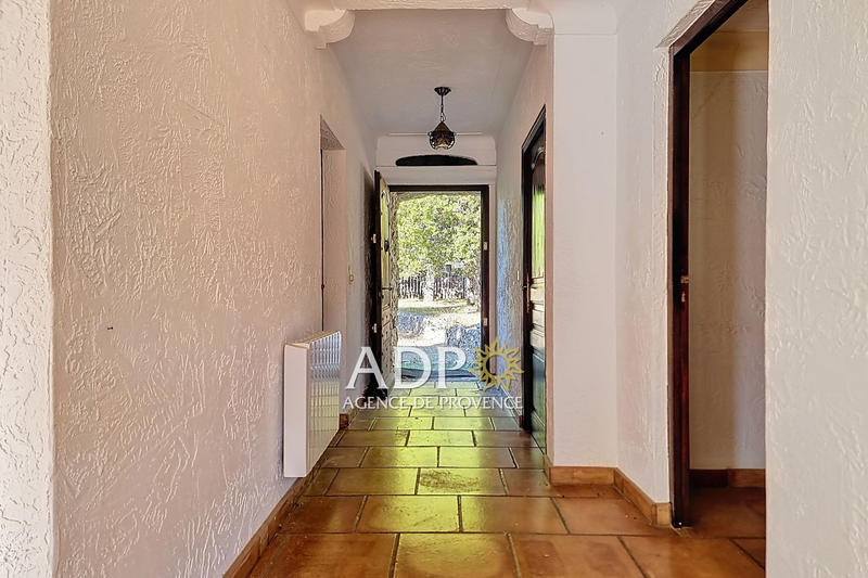 Propriété - 180 m² - 6 pièces