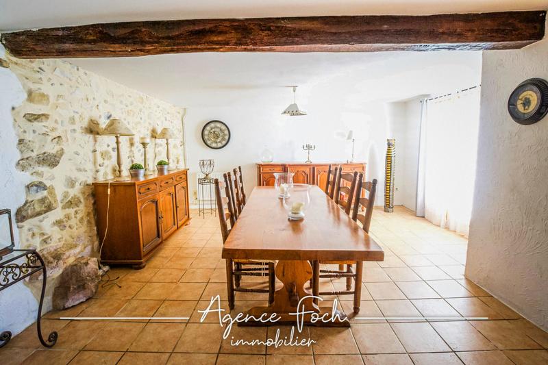 Maison traditionnelle - 190 m² - 6 pièces