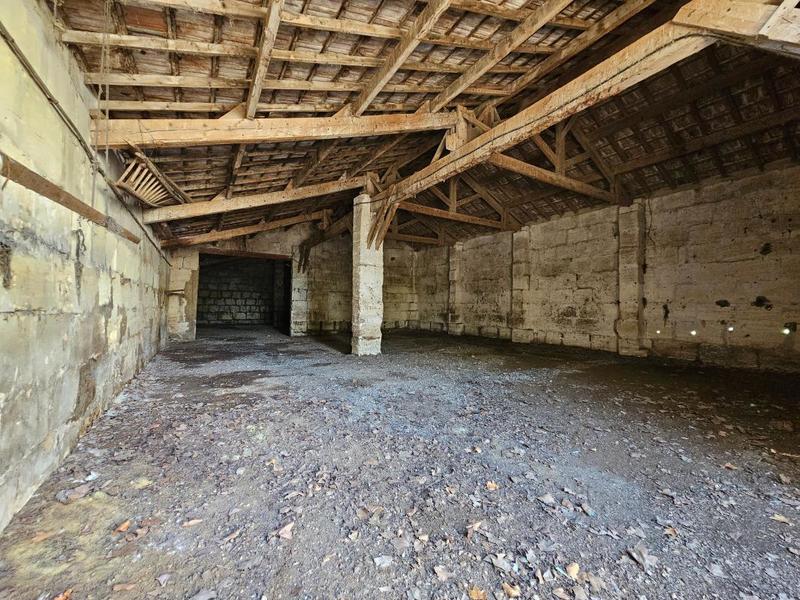 Mas - 272 m² - 8 pièces