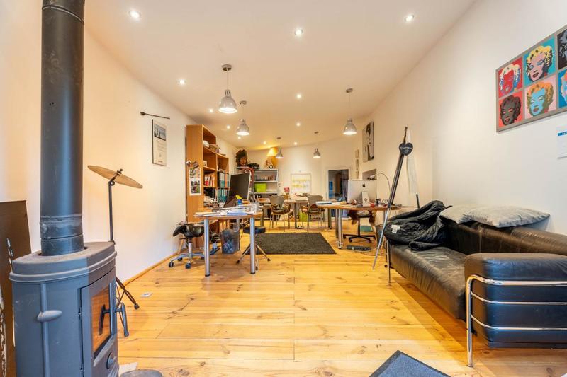 Maison - 240 m² - 7 pièces