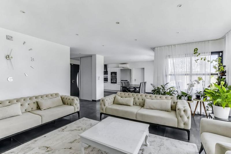 Maison - 145 m² - 5 pièces