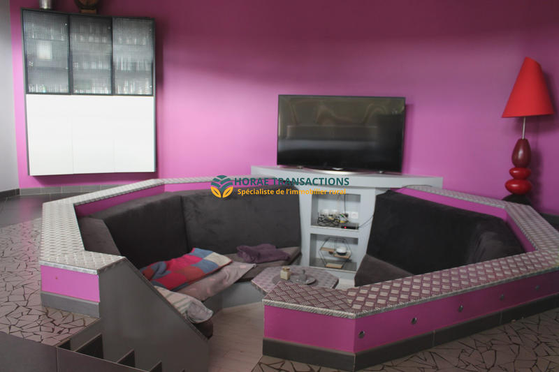 Maison - 327 m² - 9 pièces