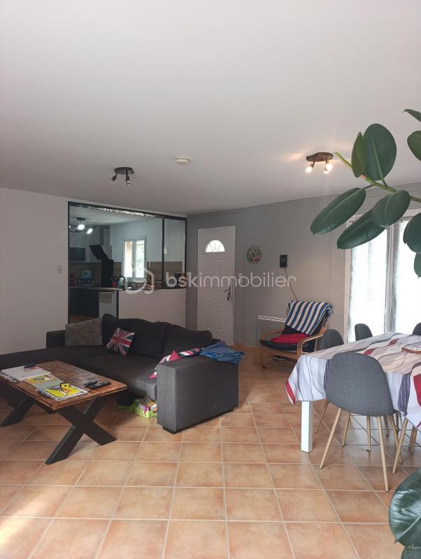 Maison traditionnelle - 100 m² - 5 pièces