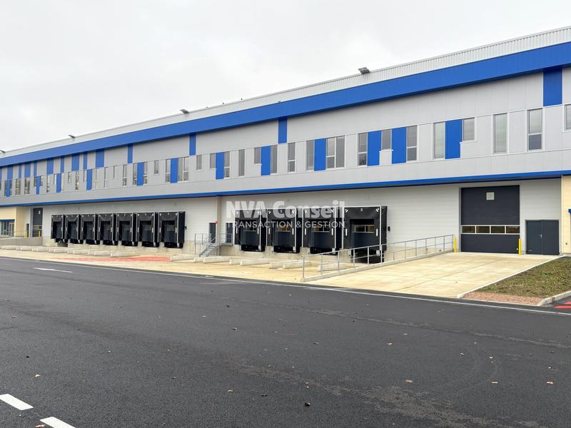 Entrepôt - 3 256 m²