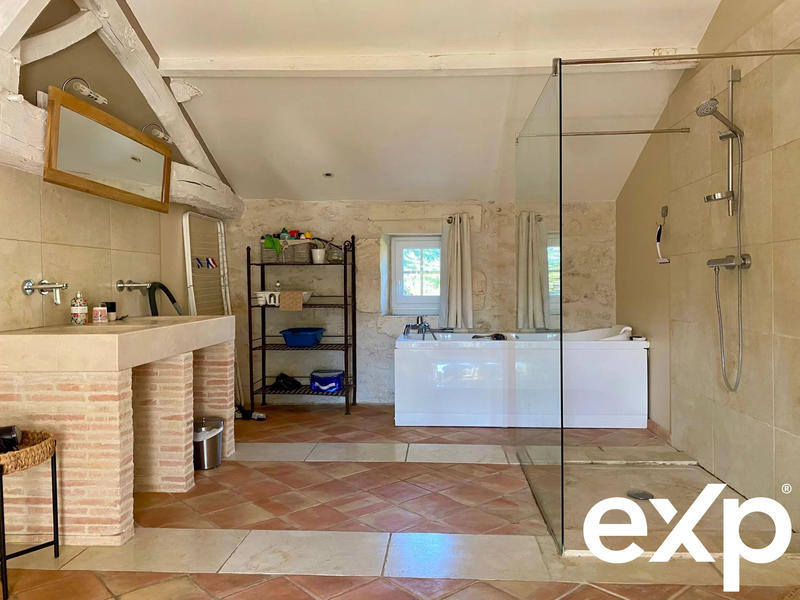 Maison - 594 m² - 15 pièces