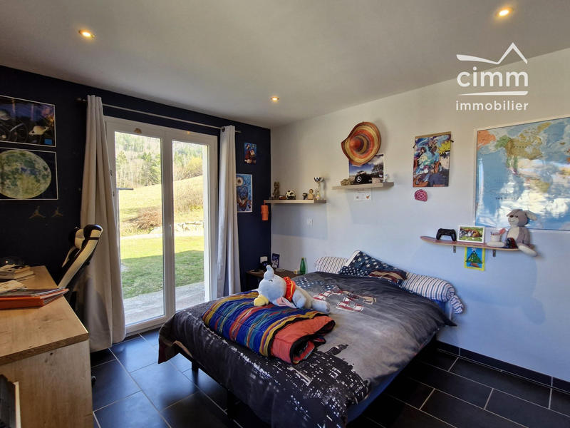 Maison - 303 m² - 7 pièces