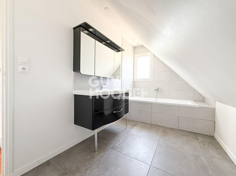 Maison - 91 m² - 5 pièces