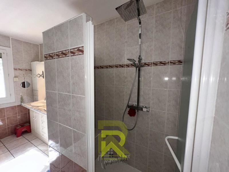 Propriété - 195 m² - 8 pièces