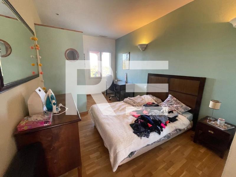 Villa - 320 m² - 10 pièces