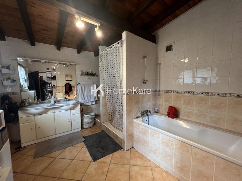 Maison - 350 m² - 10 pièces