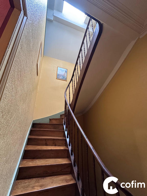 Maison - 287 m² - 10 pièces