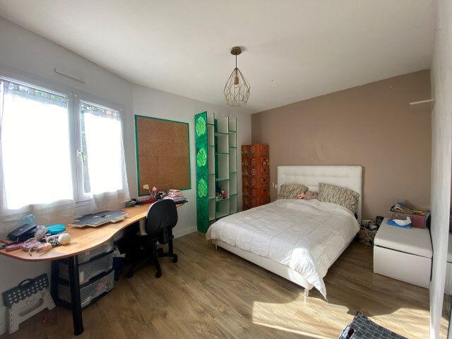 Maison - 219 m² - 8 pièces