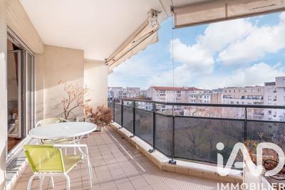 Appartement - 93 m² - 4 pièces