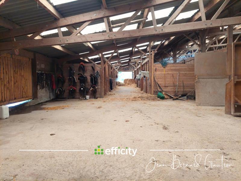 Maison de domaine équestre - 1 391 m² - 2 pièces