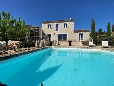 Maison - 170 m² - 7 pièces