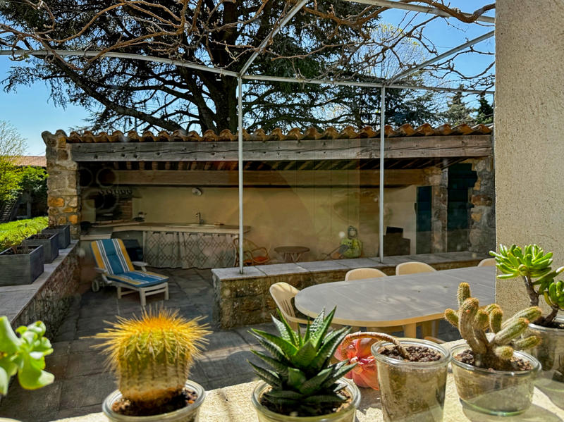 Maison - 253 m² - 13 pièces