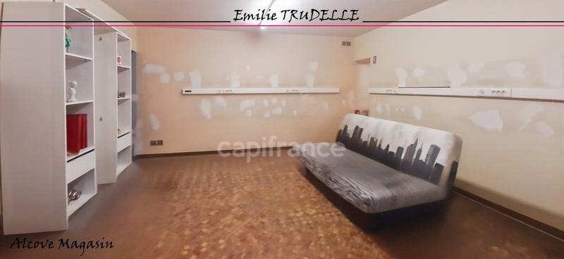 Maison - 222 m² - 8 pièces