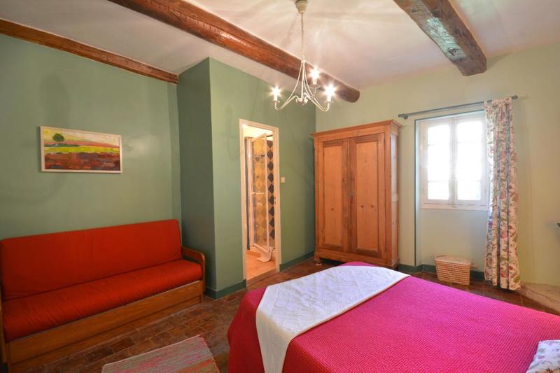 Maison - 241 m² - 9 pièces