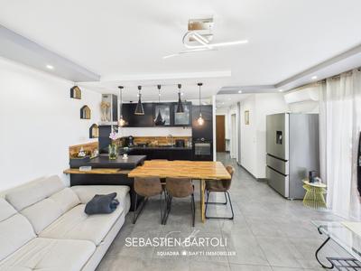 Appartement - 60 m² - 3 pièces