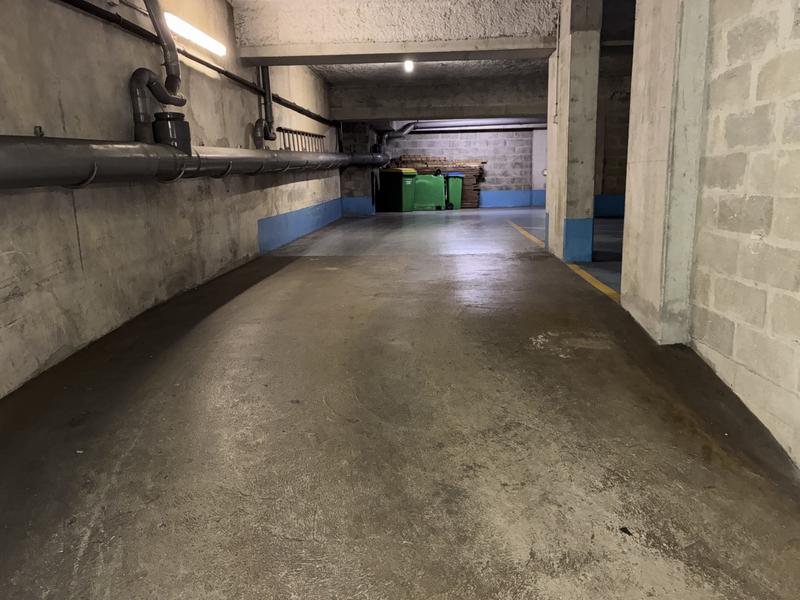 Parking / Garage - 12 m²