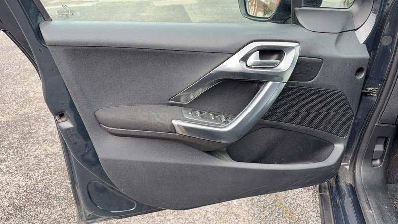 Peugeot 2008 1.6 BlueHDi 120 Allure