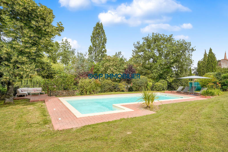 Maison - 500 m² - 16 pièces