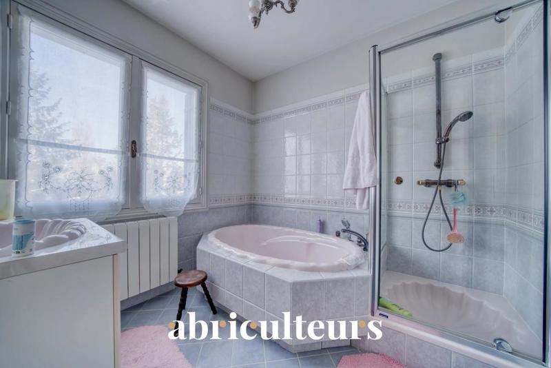 Maison ancienne - 600 m² - 11 pièces