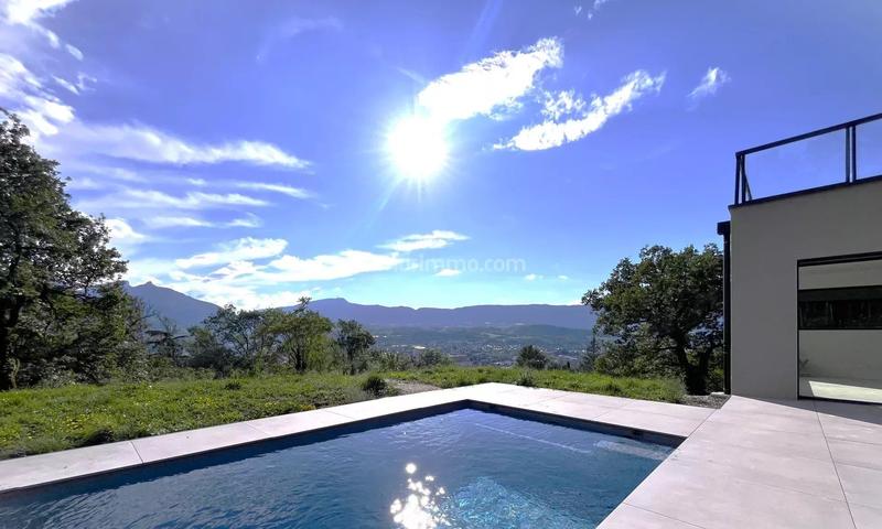 Maison - 202 m² - 7 pièces